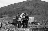 Геофизики на участке Рудном. Чинейское месторождение. 1967 г. Фото Н.Е.Осипова